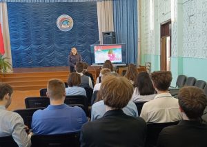 Read more about the article Час истории «Наш цветущий и поющий май»