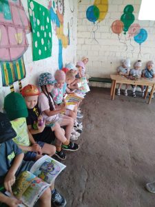 Read more about the article Библиобеседка «Книжная радуга»