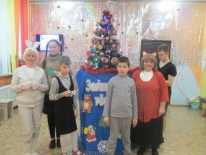Read more about the article Театрализованное представление «Идёт волшебница Зима»