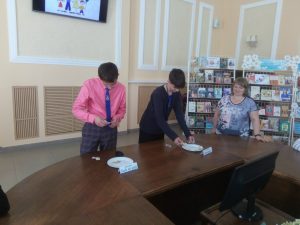 Read more about the article Развлекательно-познавательный час «Мир начинается с семьи»