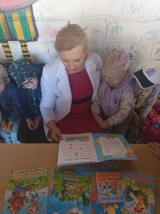 Read more about the article Путешествие в мир книг вместе с дошколятами