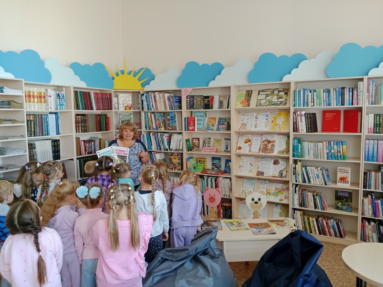 Read more about the article Маленькие читатели в Доме книги 📚✨